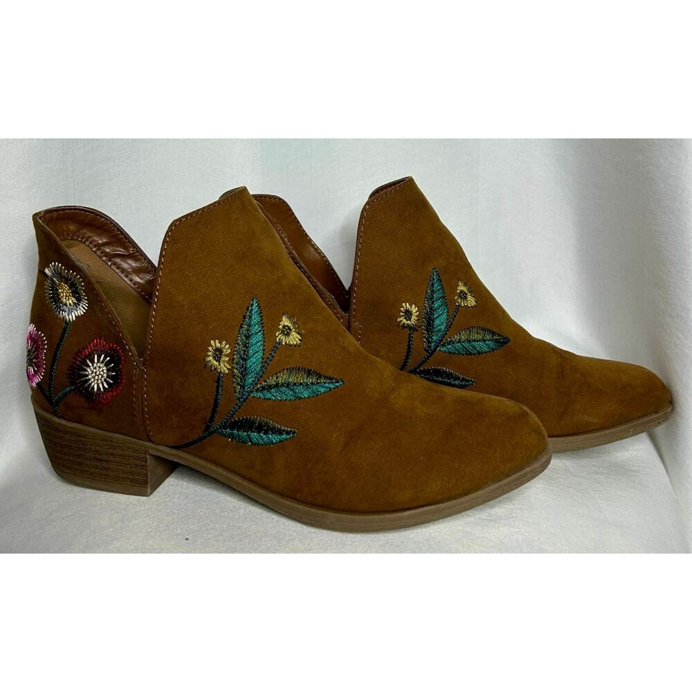 Indigo Rd. Women's Chanted Tan Embroidered Suede Floral Booties Size 7